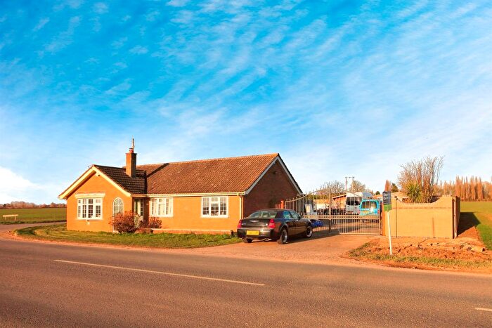 3 Bedroom Detached Bungalow For Sale In Langtoft Fen, Langtoft, Peterborough, PE6