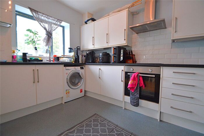 2 Bedroom Flat To Rent In Lennard Road, Croydon, CR0
