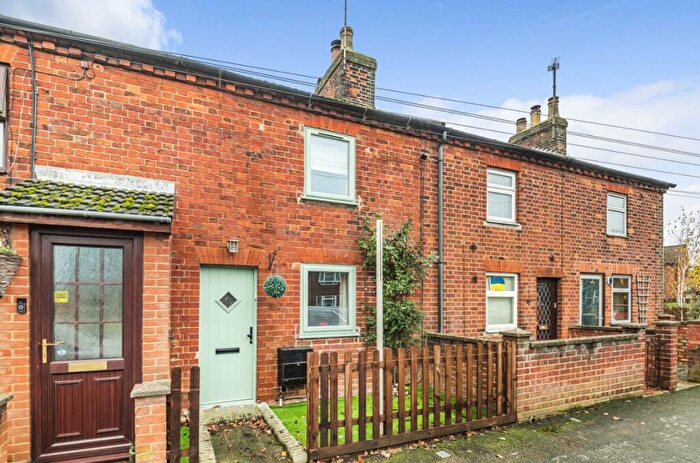 2 Bedroom Cottage To Rent In High Street, Clapham, Bedford, MK41