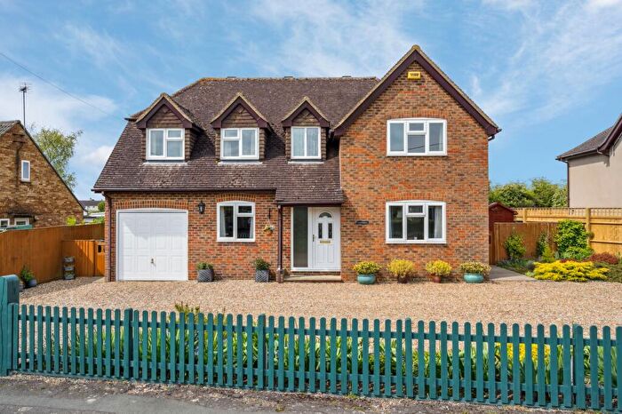 4 Bedroom Detached House For Sale In Crowbrook Road, Monks Risborough, HP27