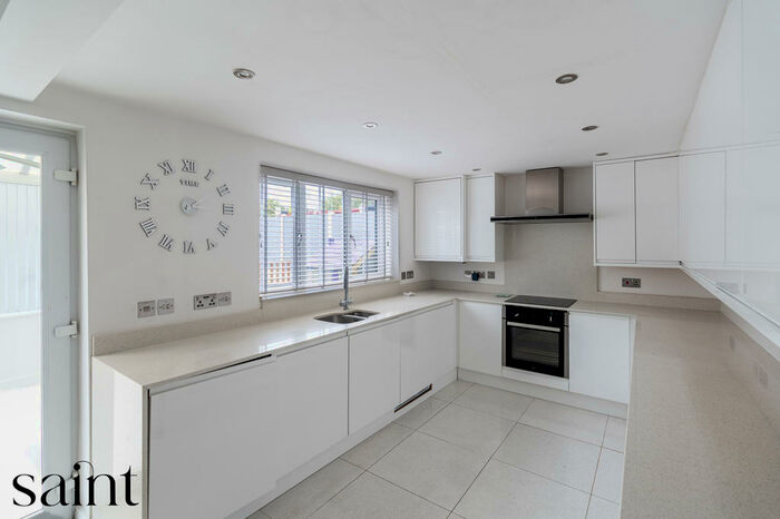 4 Bedroom End Of Terrace House To Rent In Eversley Walk, Bestwood, Nottingham, NG5