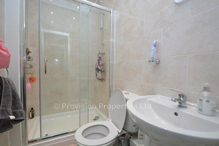 10 Bedroom Terraced House To Rent In Bainbrigge Road, Headingley, Leeds, LS6