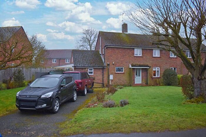 3 Bedroom Semi-Detached House For Sale In Swinderby Road, Collingham, Newark, NG23