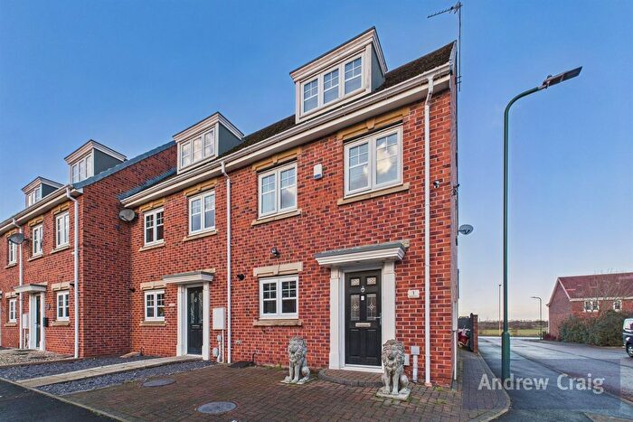 3 Bedroom Town House For Sale In Woodside Drive, Boldon Colliery, NE35