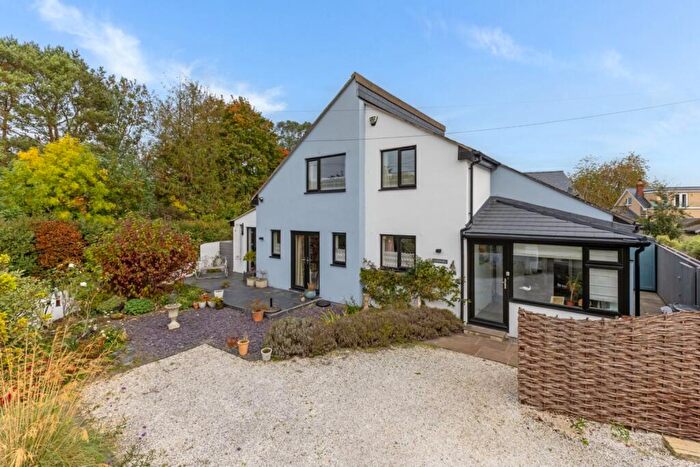 3 Bedroom Detached House For Sale In Higher Brooks, Street, BA16