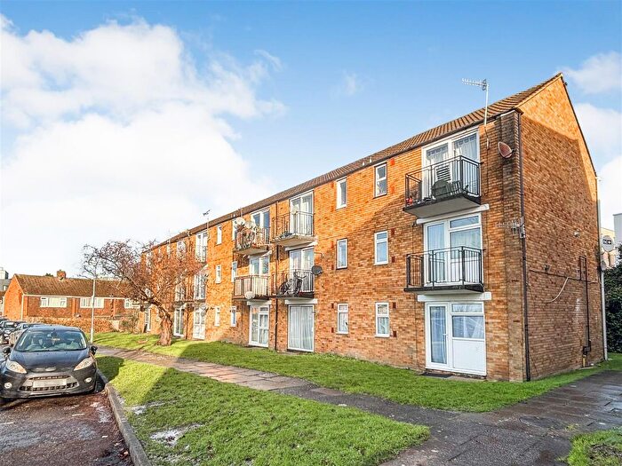 1 Bedroom Flat For Sale In Rhodaus Close, Canterbury, CT1