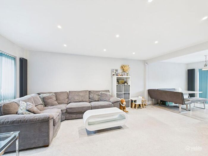 3 Bedroom Terraced House For Sale In Friars Wood, Croydon, CR0