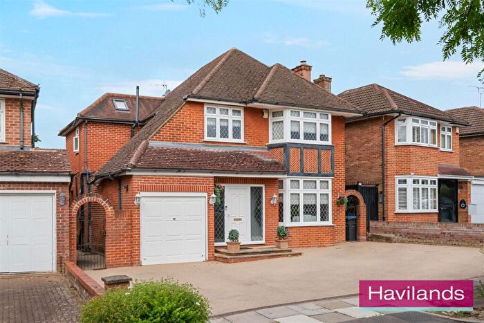 4 Bedroom Detached House For Sale In Corby Crescent, Enfield, EN2