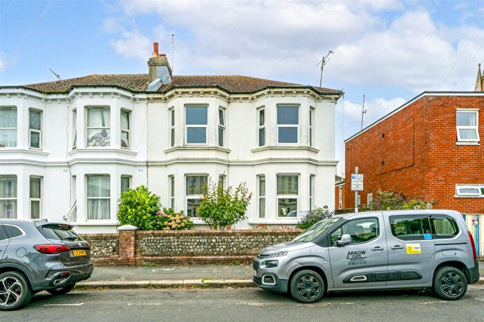 2 Bedroom Flat For Sale In Gratwicke Road, Worthing, West Sussex, BN11