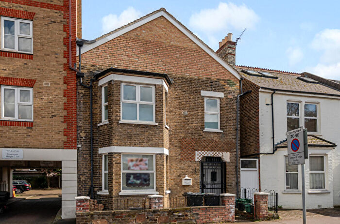 2 Bedroom Maisonette For Sale In College Road, Bromley, BR1