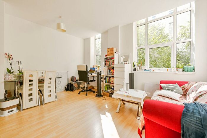 1 Bedroom Flat For Sale In Bromyard House, Bromyard Avenue, Acton, London, W3