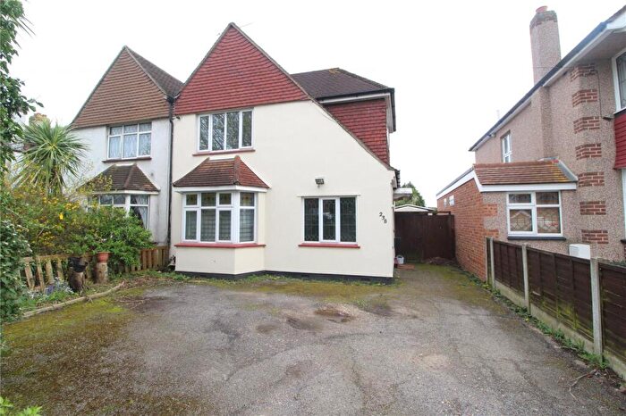 3 Bedroom Semi Detached House To Rent In Eastwood Road North, Leigh-On-Sea, Essex, SS9