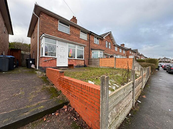 4 Bedroom Semi Detached House For Sale In Chingford Road, Birmingham, West Midlands, B44