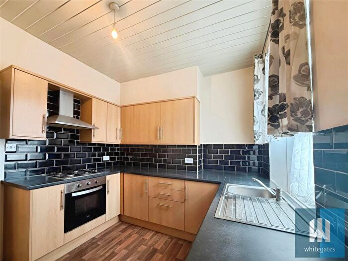 3 Bedroom Apartment To Rent In St James Street, Halifax, HX1