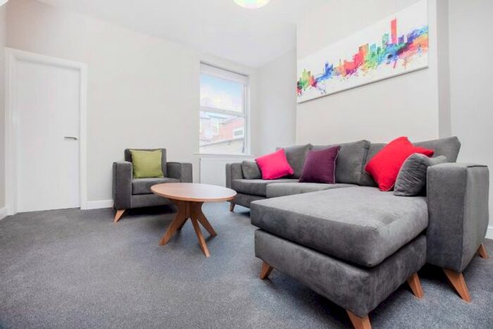 2 Bedroom Terraced House To Rent In Horton Road, Rusholme, Manchester, M14