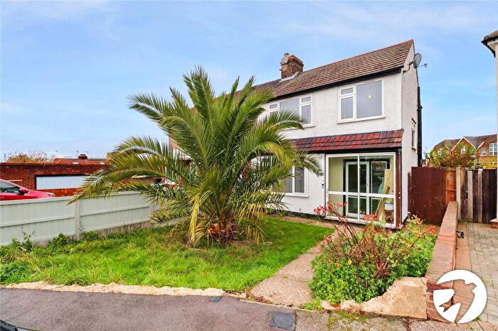 3 Bedroom Semi Detached House For Sale In Hadley Road, Belvedere, DA17