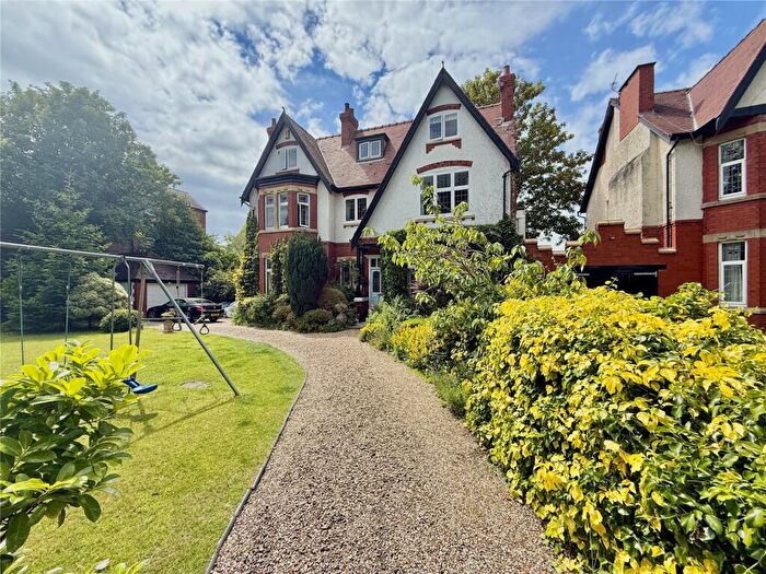 6 Bedroom Detached House For Sale In Park Avenue, Southport, PR9