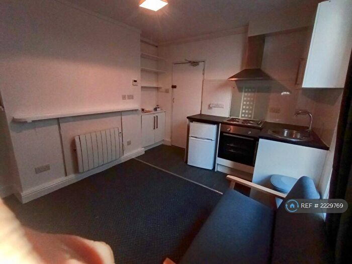 1 Bedroom Flat To Rent In Albert Road, Plymouth, PL2