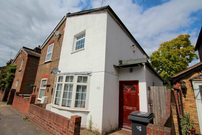 3 Bedroom Semi-Detached House To Rent In Kings Road, Kingston Upon Thames, KT2
