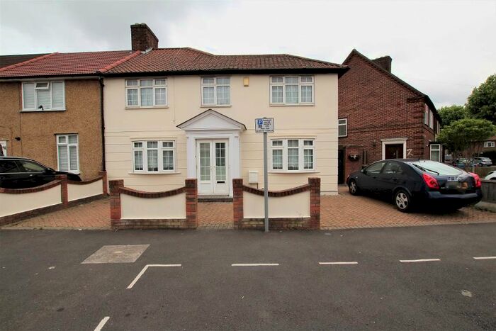 4 Bedroom End Of Terrace House To Rent In Barnmead Road, Dagenham, Essex, RM9