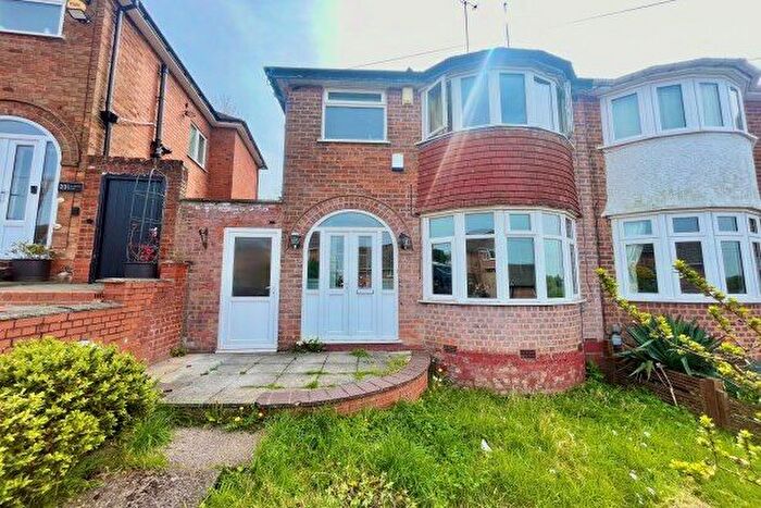 3 Bedroom Semi-Detached House To Rent In Kernthorpe Road, Birmingham, B14
