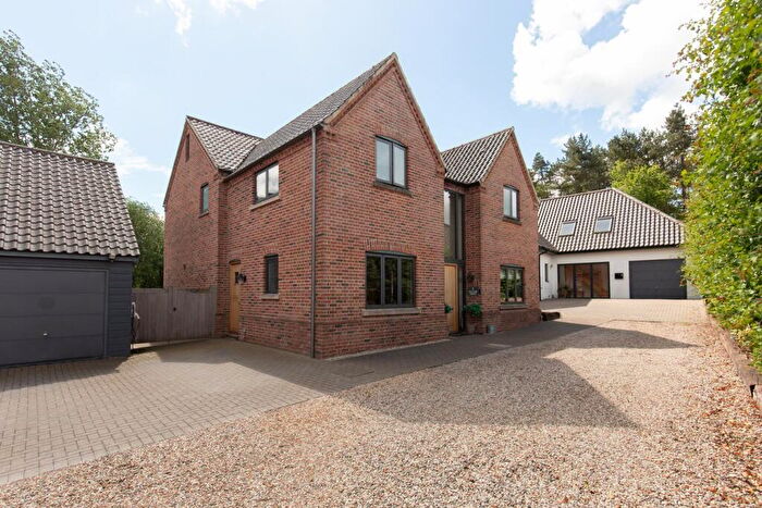 4 Bedroom Detached House For Sale In Willow Grove, Fakenham, NR21