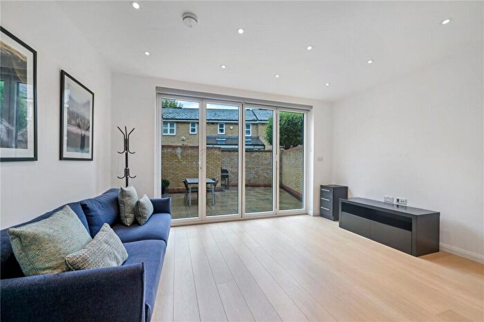 4 Bedroom Terraced House To Rent In Three Colt Street, London, E14