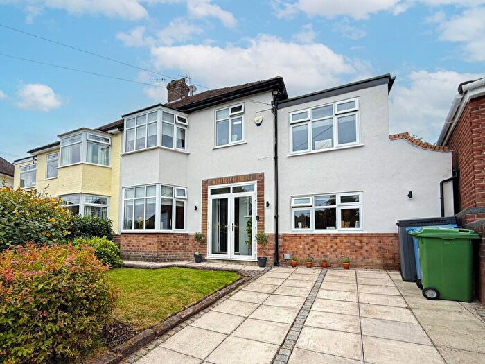 4 Bedroom Semi-Detached House For Sale In Lynton Green, Liverpool, L25