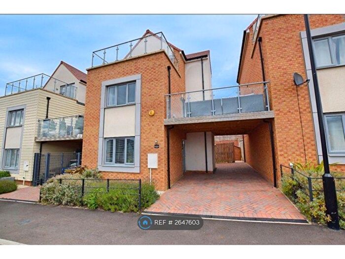 3 Bedroom Detached House To Rent In Featherwood Avenue, Newcastle, NE15