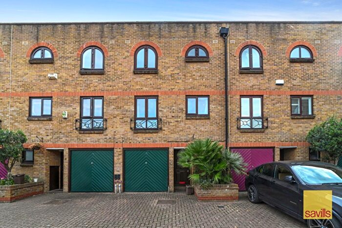 4 Bedroom Terraced House For Sale In Portland Square, London, E1W