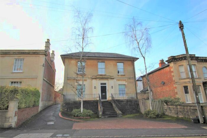 1 Bedroom Flat To Rent In The Causeway, Chippenham, SN15