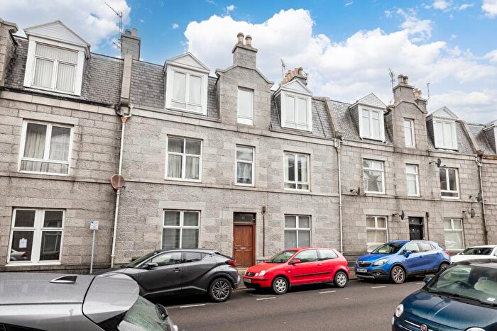 1 Bedroom Property To Rent In Hollybank Place, Aberdeen, AB11