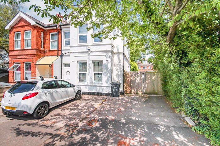 2 Bedroom Flat To Rent In Richmond Park Close, Bournemouth, BH8