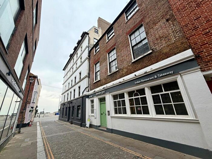 2 Bedroom Flat To Rent In Royal York Mansions, Margate, CT9