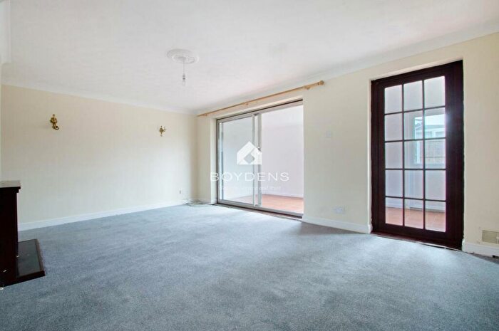 3 Bedroom Semi-Detached House To Rent In Craigfield Avenue, Great Clacton, CO15