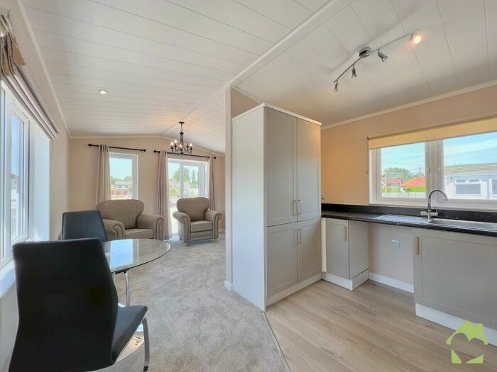 1 Bedroom Park Home For Sale In Newholme Park, FY3