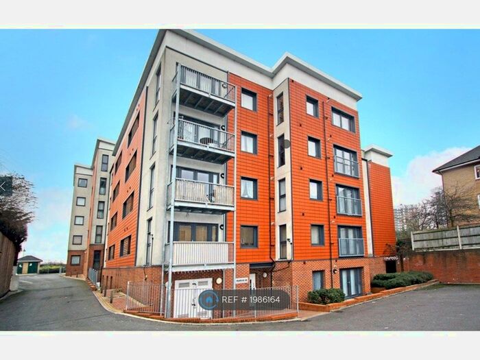 2 Bedroom Flat To Rent In Wharf House, Erith, DA8