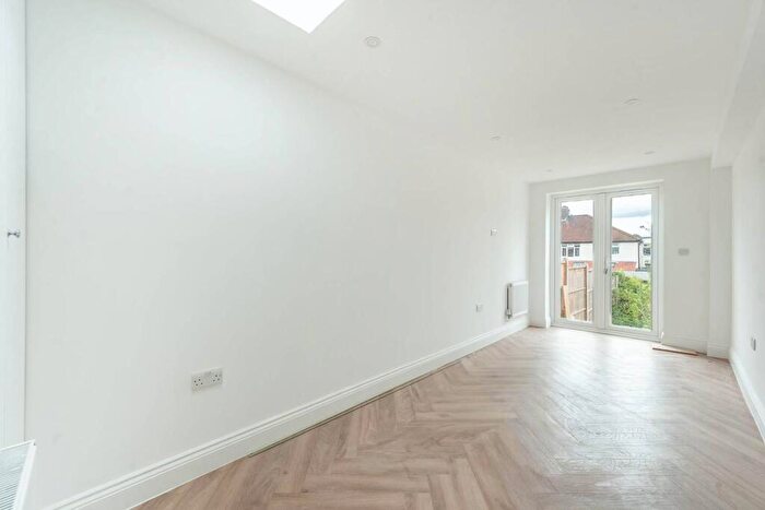 1 Bedroom Flat To Rent In Green Lane, Edgware, HA8
