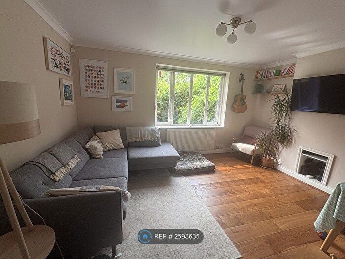 2 Bedroom Flat To Rent In Masefield Court, London, N5
