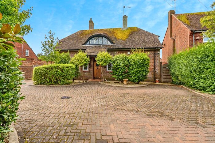 3 Bedroom Detached House For Sale In Sylvan Way, Bognor Regis, West Sussex, PO21