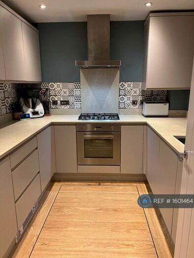 3 Bedroom Semi-Detached House To Rent In Fishpond Road, Bristol, BS16