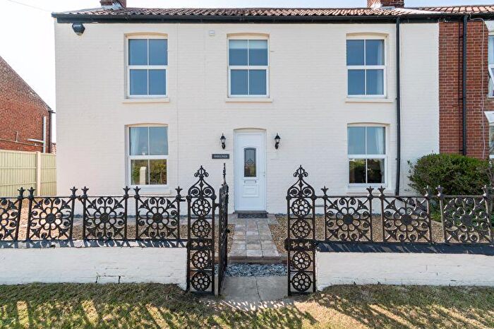4 Bedroom Semi-Detached House For Sale In The Shielings, Waxham Road, Sea Palling, Norfolk, NR12