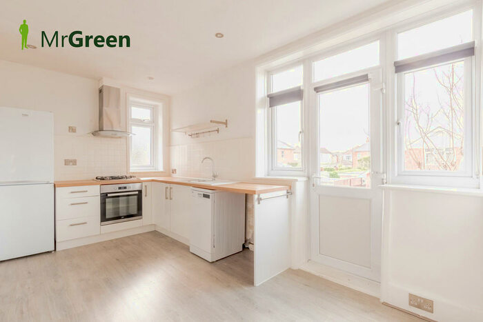 2 Bedroom Apartment To Rent In Beaufort Road, Bournemouth, BH6