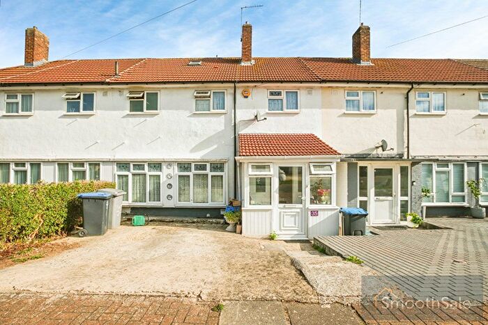 4 Bedroom Terraced House For Sale In Farm Avenue, Wembley, HA0