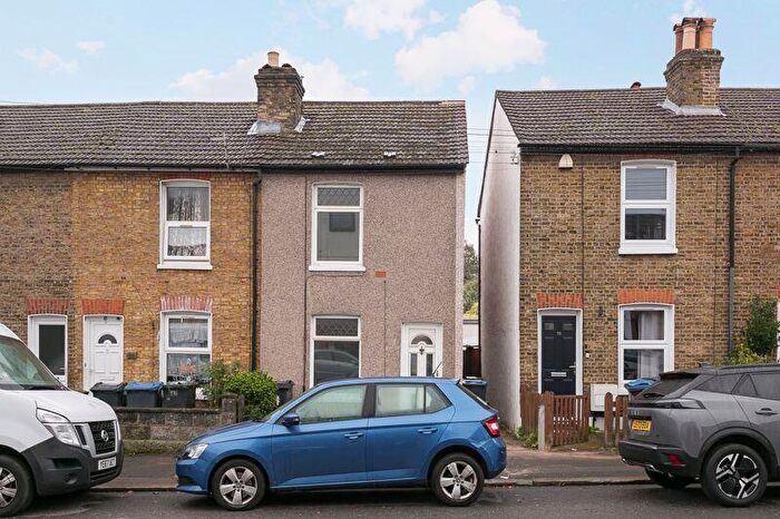 2 Bedroom End Of Terrace House To Rent In Sanderstead Road, South Croydon, CR2