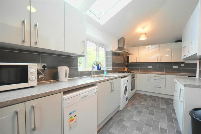 8 Bedroom Detached House To Rent In Elmdon Road, Selly Park, Birmingham, B29