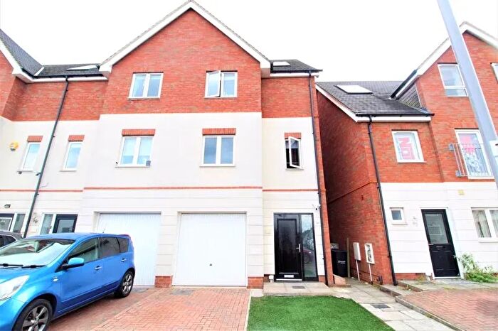 4 Bedroom Property To Rent In Leicester Road, Luton, LU4