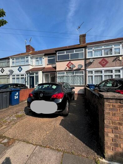 4 Bedroom Terraced House To Rent In Marlborough Road, Southall, UB2