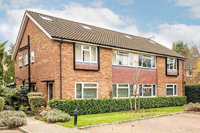 3 Bedroom Maisonette To Rent In Percy Road, Hampton, TW12