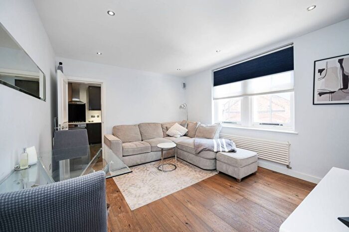 1 Bedroom Flat To Rent In Gunthorpe Street, Aldgate, London, E1